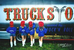Německá kapela Truck Stop je v německém country něco jako Fešáci.  » Click to zoom ->