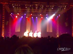 Main Stage - hlavní podium na festivalu v Interlakenu 2003. Tady Caramella tančí kankán.  » Click to zoom ->