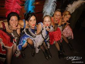 Kankánové tanečnice z Caramelly na Retro bálu v Plzni 2011  » Click to zoom ->