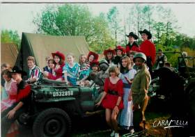 "Caramellí školka na výletě" - v Plzni 95 na oslavách osvobození s americkými vojáky!  » Click to zoom ->