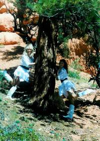 Bačinka a Monika v Bryce Canyonu  » Click to zoom ->