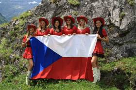 Caramella je hrdá česká skupina s krásnými tanečnicemi...  » Click to zoom ->